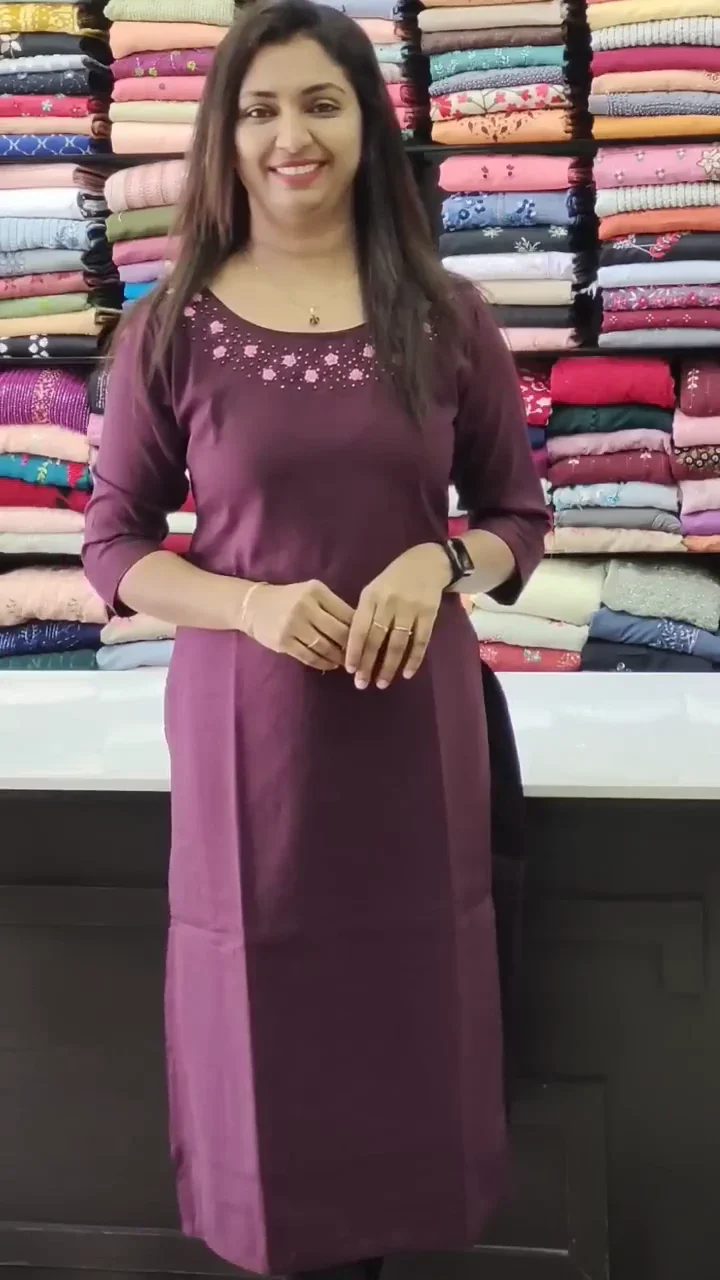 Maroon Embroidered Kurta for Women - image 2